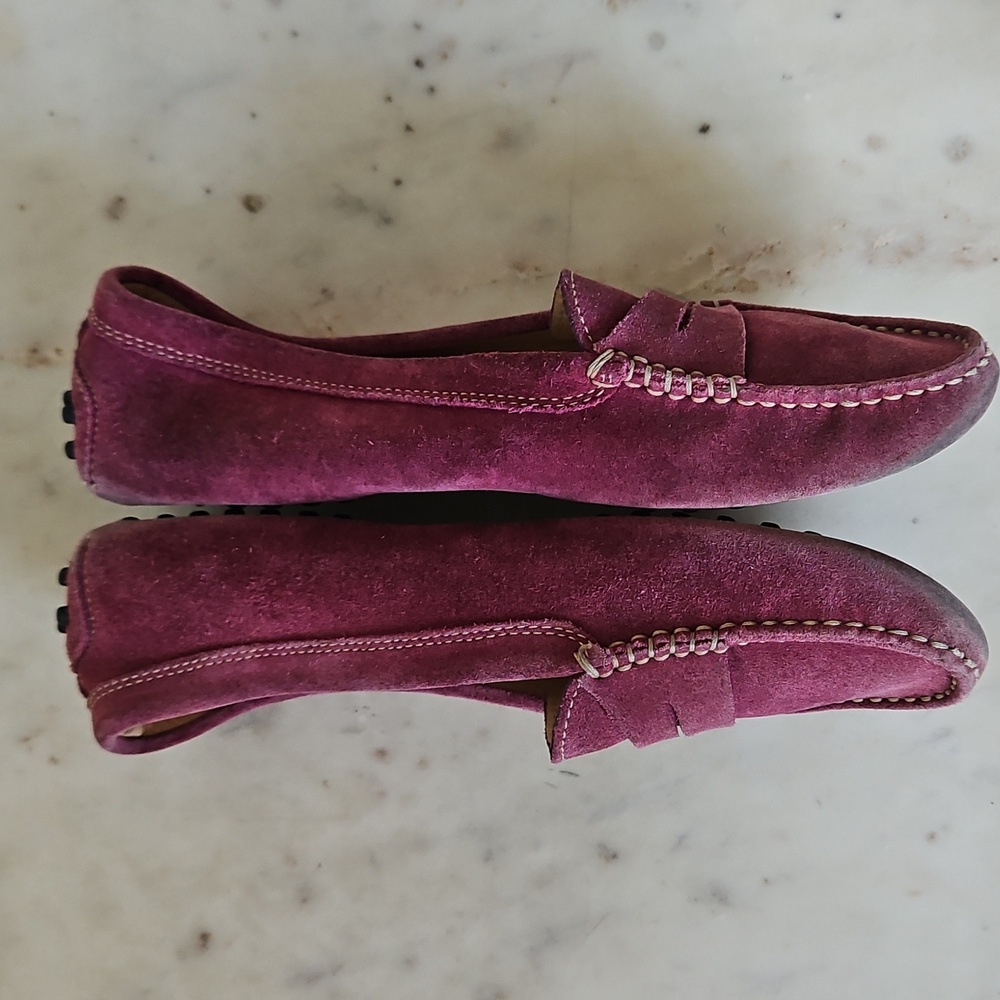 TOD'S: Classic Pink Suede Driving Loafers - Picture 4 of 9
